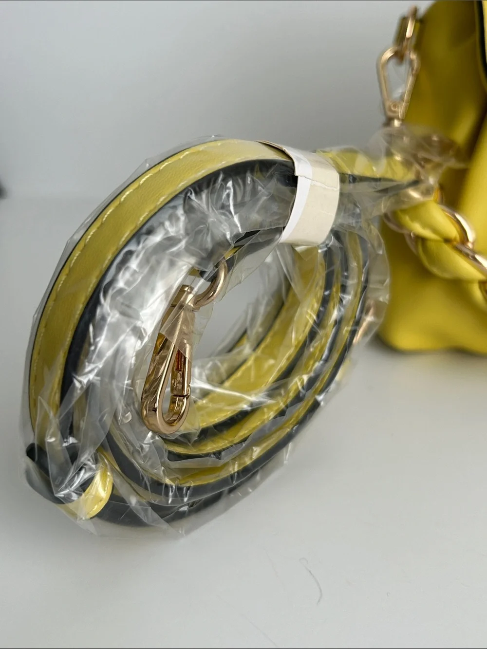 Aldo compact clutch